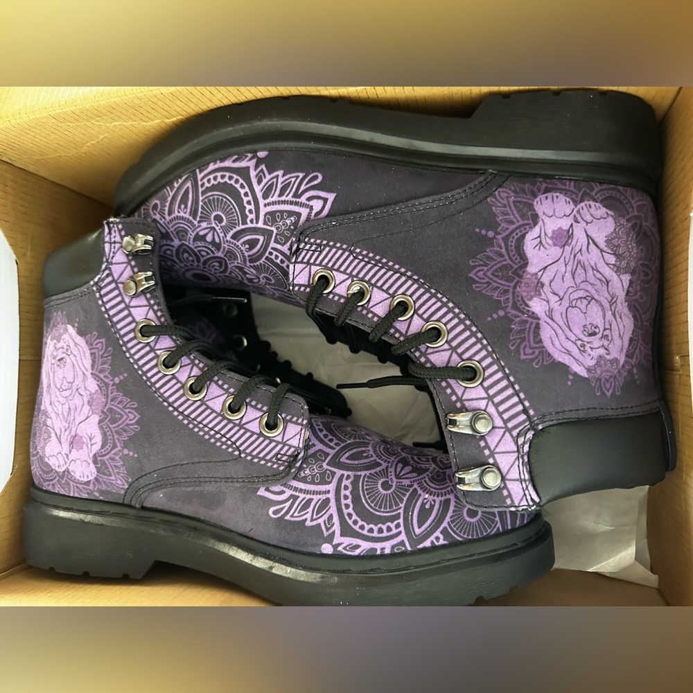 BRAND NEW IN BOX Newfoundland Mandala All-Season Boots